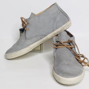 NWT FRYE Mindy Chukka lace up boot